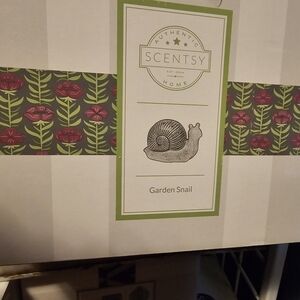 Scentsy Garden Snail Warmer